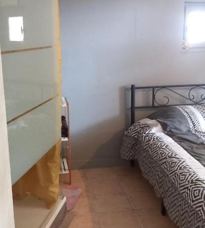 Petite Maison Dans La Campagne A 10 Mn A Pied Du Centre Ville 아흘르 외부 사진