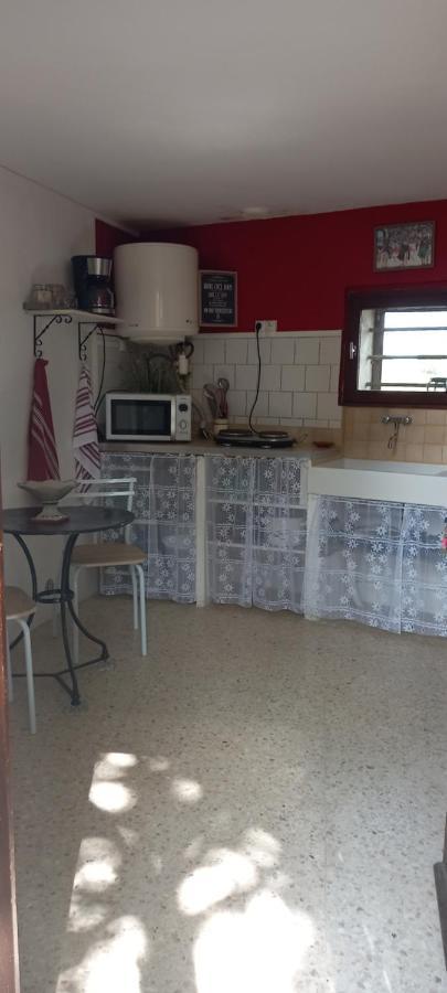 Petite Maison Dans La Campagne A 10 Mn A Pied Du Centre Ville 아흘르 외부 사진
