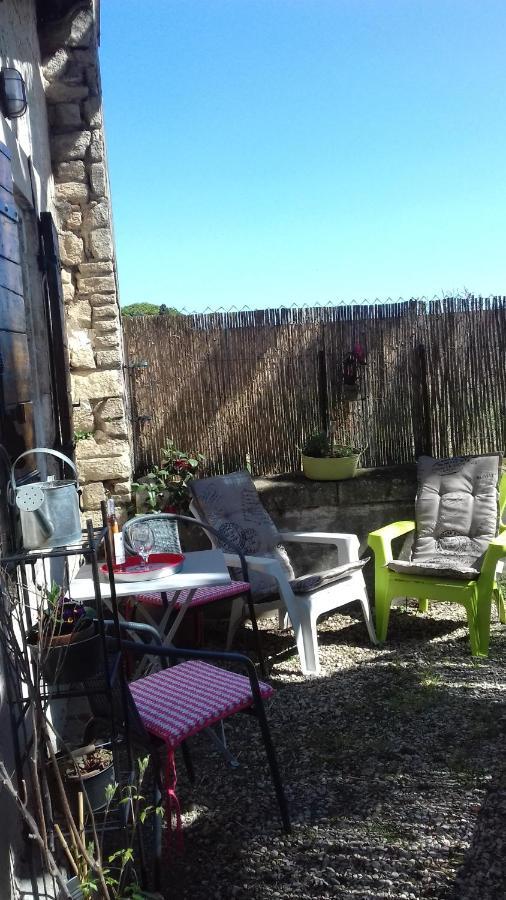 Petite Maison Dans La Campagne A 10 Mn A Pied Du Centre Ville 아흘르 외부 사진