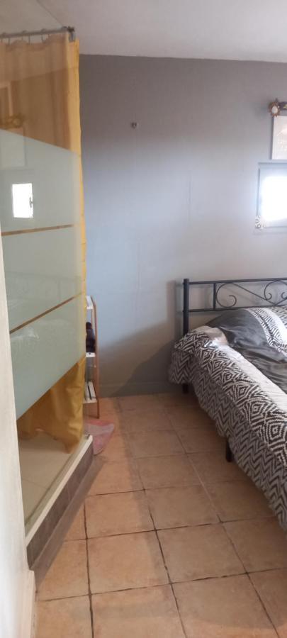 Petite Maison Dans La Campagne A 10 Mn A Pied Du Centre Ville 아흘르 외부 사진